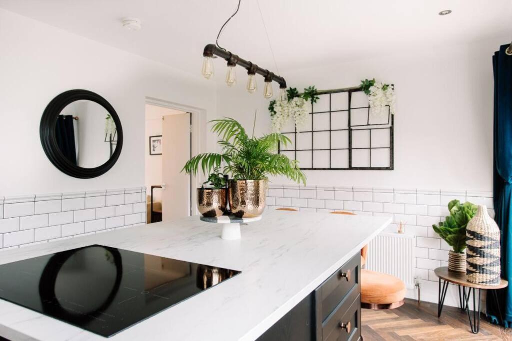 Modern & Stylish Home In The Heart Of Белфаст Экстерьер фото
