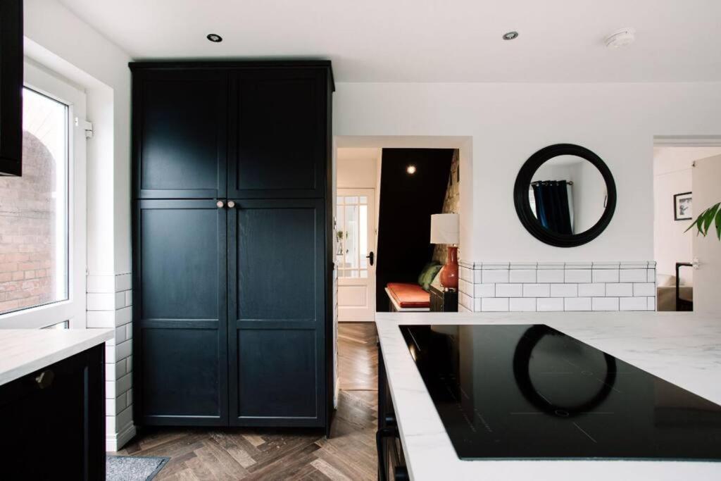 Modern & Stylish Home In The Heart Of Белфаст Экстерьер фото