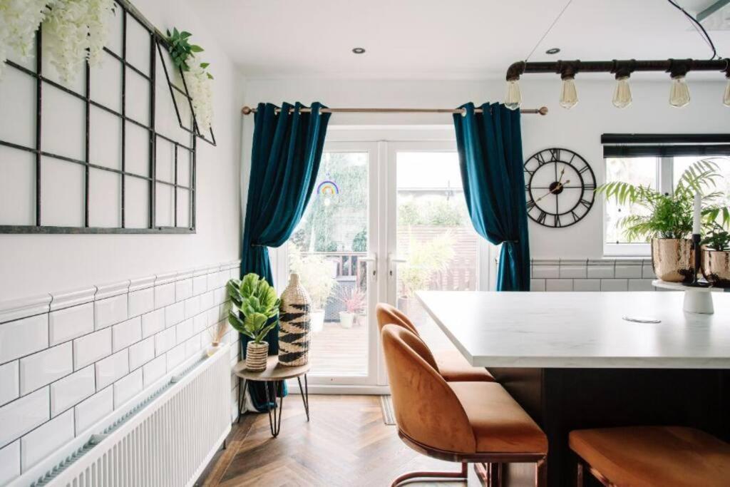 Modern & Stylish Home In The Heart Of Белфаст Экстерьер фото